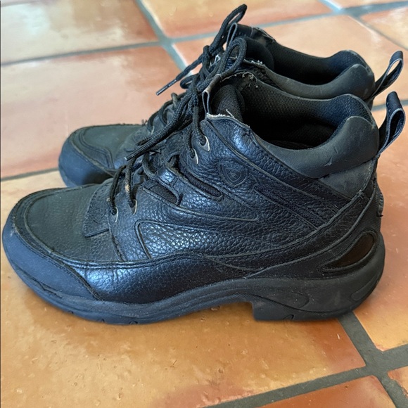 Ariat Black Rugged Lace-Up Boots - WATERPROOF - Picture 2 of 5